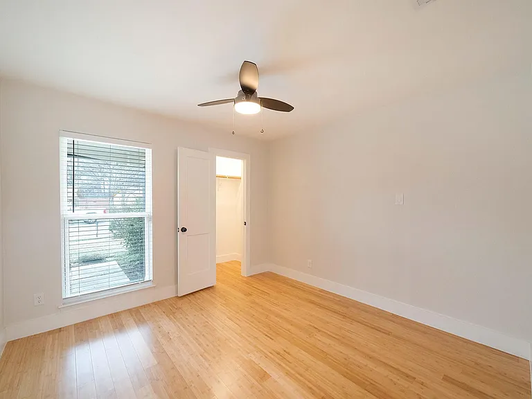 2515 Berkett Dr — Photo 43