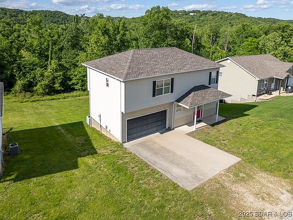 4th image of 42 Carol Ann Ct