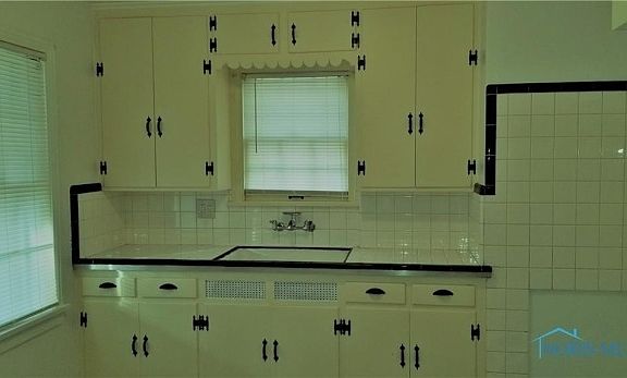 4th image of 2645 Midwood Ave