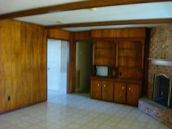 4th image of 8207 Twin Hills Dr
