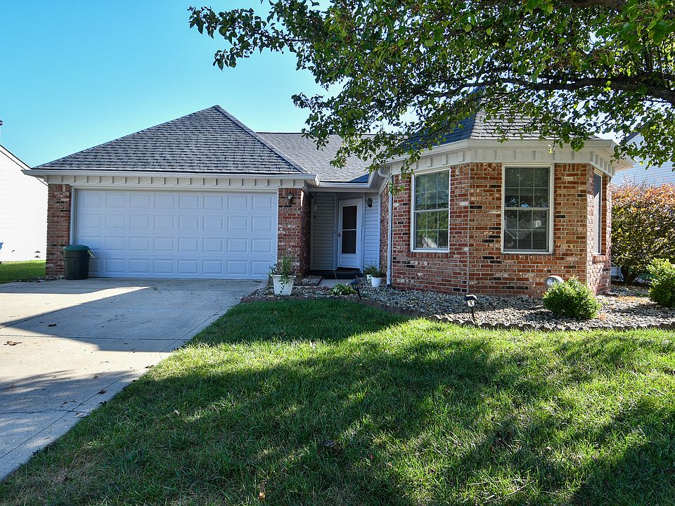 1st image of 111 Stoneybrook Dr
