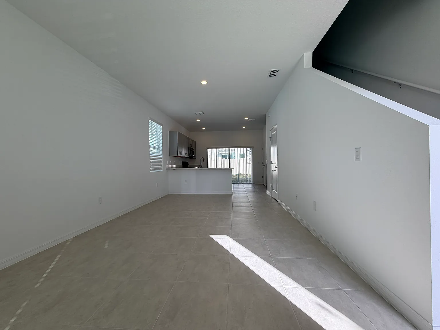 2 bed, 2.5 bath, 1219 sqft, $1,699 — Photo 4