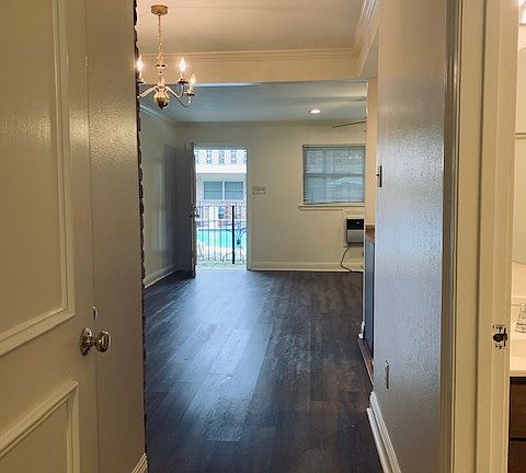4th image of 1402 Saint Andrew St #201