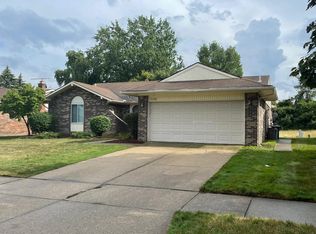 45299 Indian Creek Dr, Canton, MI