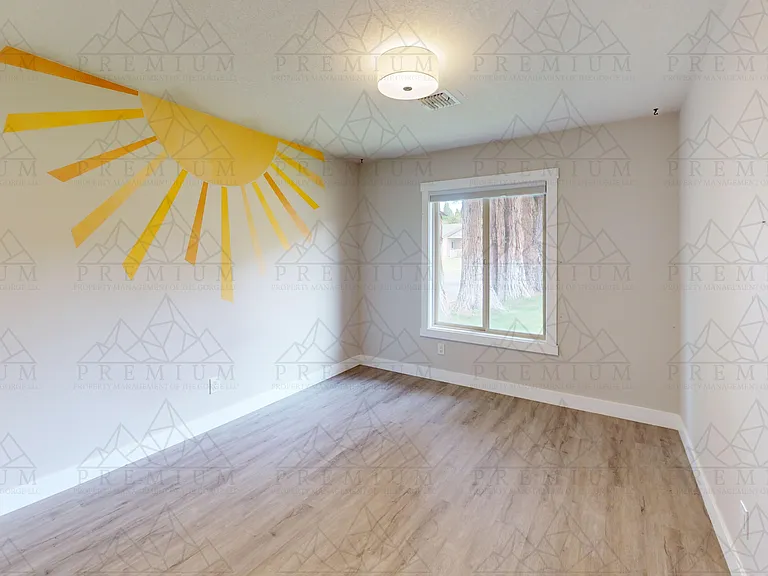 3504 Royal Crest Dr E — Photo 11