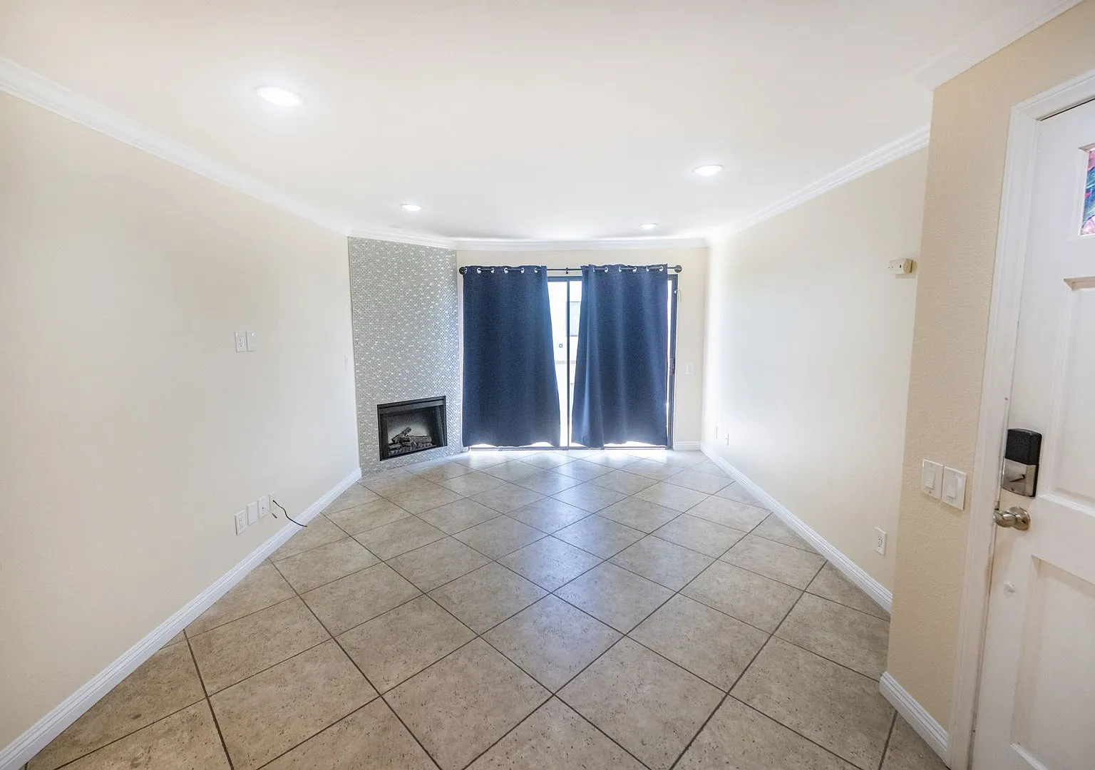 3550 Sunset Lane Unit 13 — Photo 3