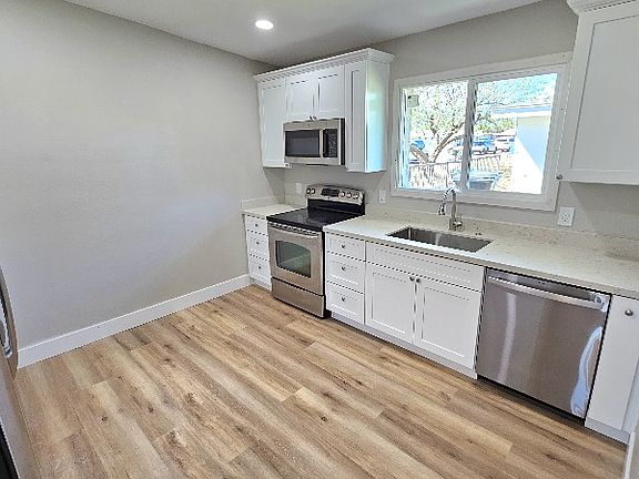 2nd image of 2202 W Heatherbrae Dr APT 1