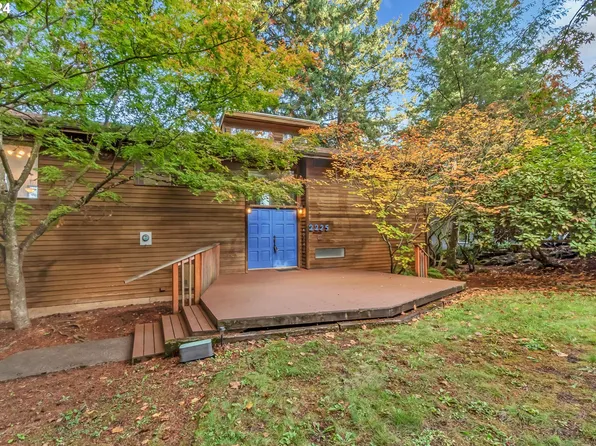 2225 Shields Ave, Eugene, OR 97405