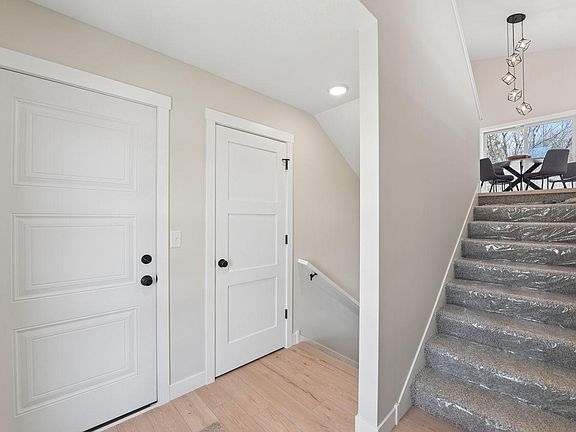 5th image of 739 Magoo Rd