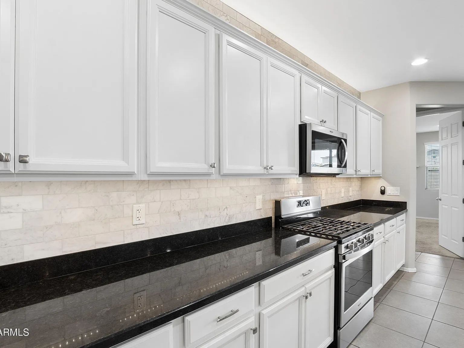 4 bed, 2.0 bath, 1907 sqft, $2,200 — Photo 4