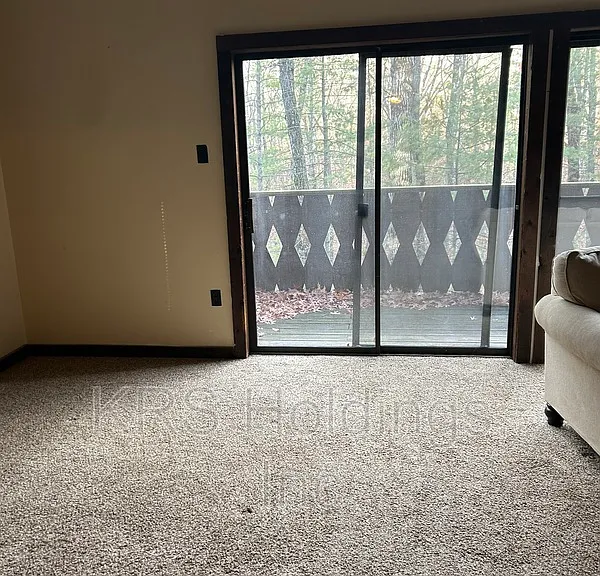 213 Spotswood Ln — Photo 5