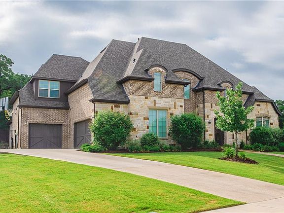 2nd image of 1201 Hibiscus Dr
