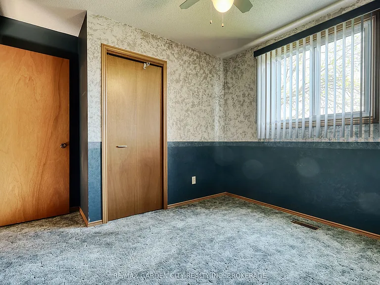 7740 Chorozy St — Photo 15