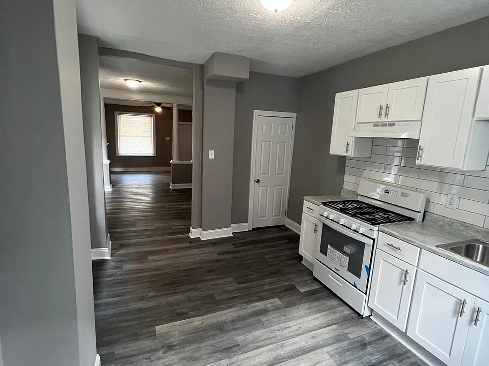 114 N Yewdall St #114