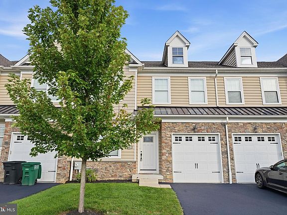 2nd image of 14 Ella Cir