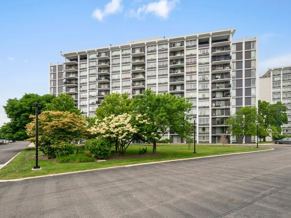 8809 W Golf Rd APT 8A, Niles, IL 60714