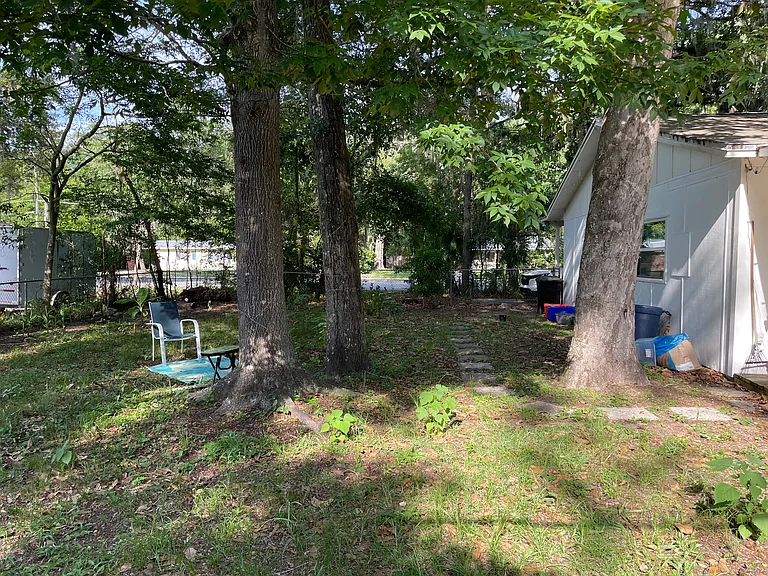 NW 34th St — Photo 16