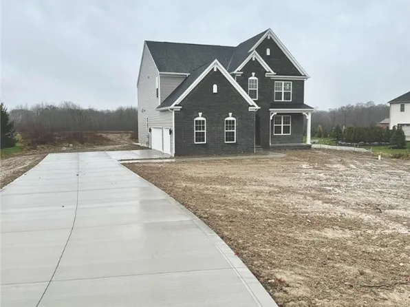 9640 Nighthawk Dr, Chagrin Falls, OH 44023