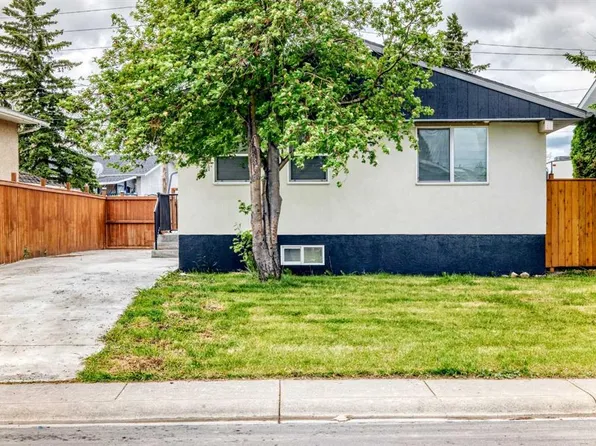 611 NE Penbrooke Rd SE, Calgary, AB T2A 3S9