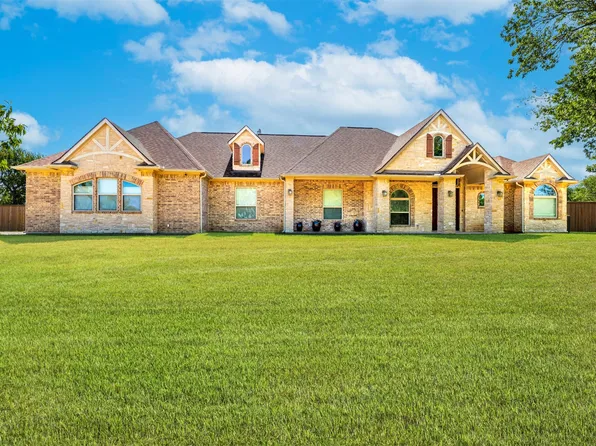 223 E Bay Dr, Bridgeport, TX 76426