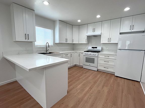 3rd image of 3913 San Lorenzo Ct #1