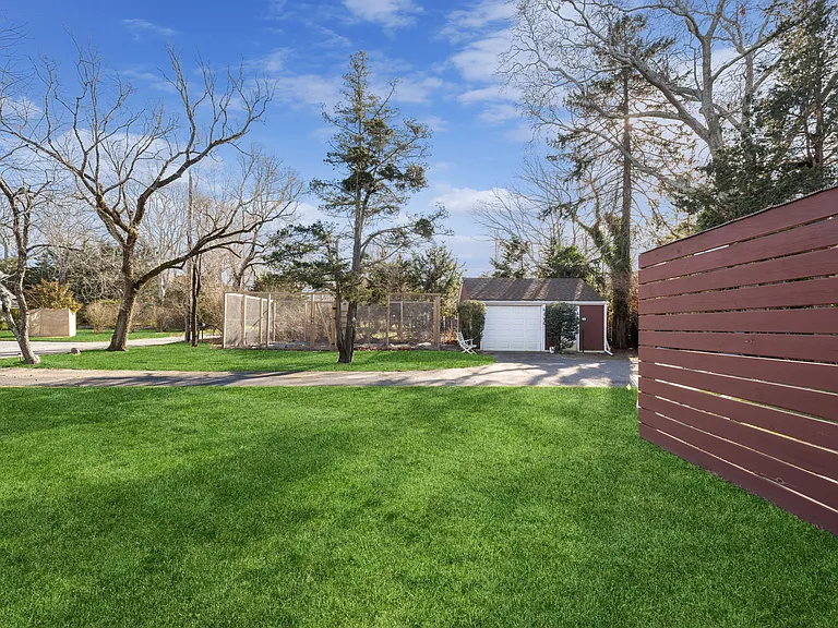 Wooleys Dr — Photo 18