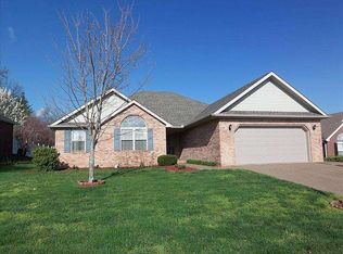 8922 Clear Creek Dr, Evansville, IN