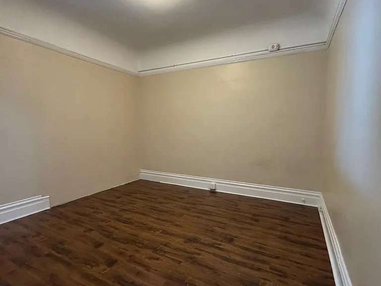2645 Mission St — Photo 5