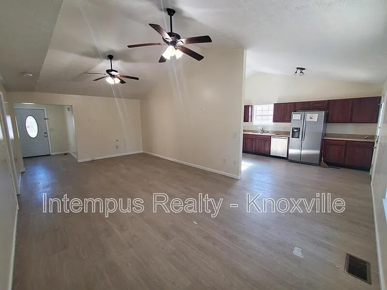 306 Joshua Landing Ct — Photo 8