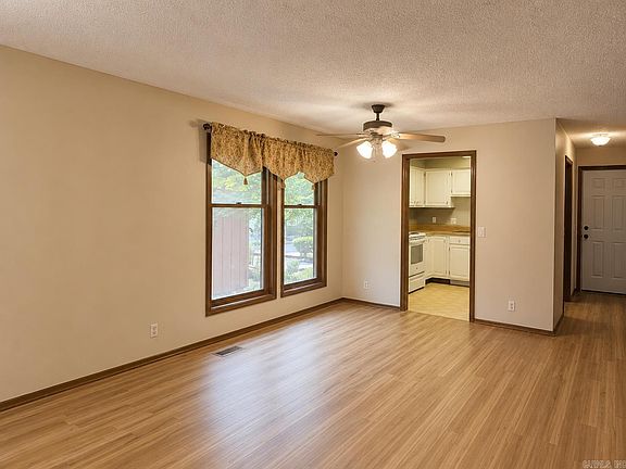 4th image of 30 Reddina Ln