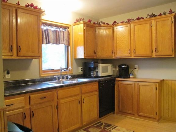 5th image of 202 Nowell St W