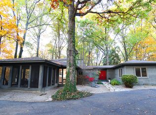 568 Yaronia Dr, Columbus, OH 43214