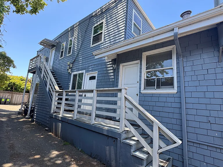 336 Lincoln Ave #B — Photo 1