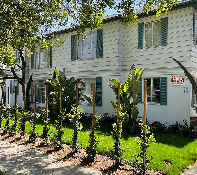 1st image of 3200 Rowena Ave #3204-2