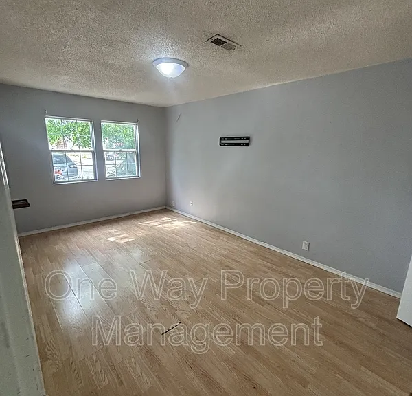 2134 N Minnesota Ave — Photo 8