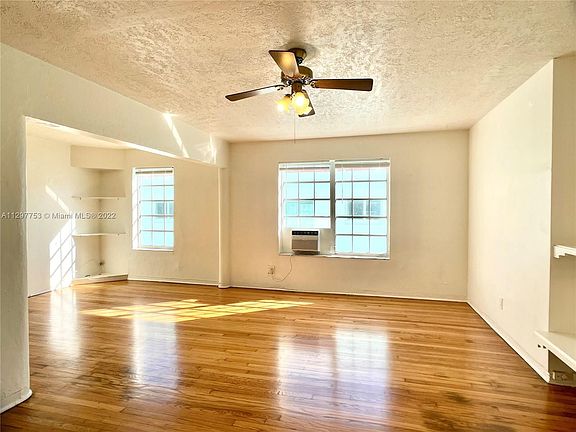 4th image of 751 Euclid Ave APT 3