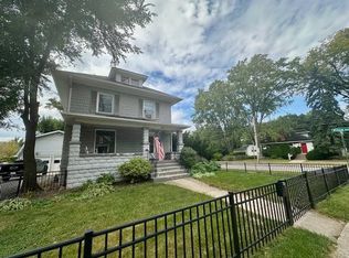 302 S Washington St, Wheaton, IL 60187