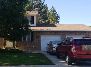 2092 E Lonsdale Dr, Cottonwood Heights, UT 84121
