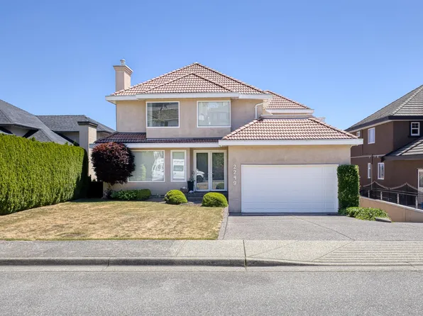 2249 Sicamous Ave, Coquitlam, BC V3K 6R9