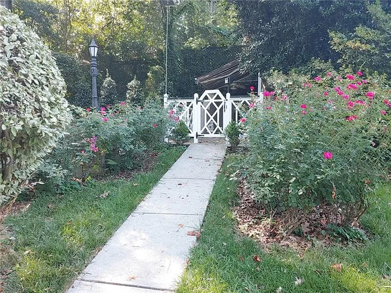 76 Laurel Forest Cir NE — Photo 23