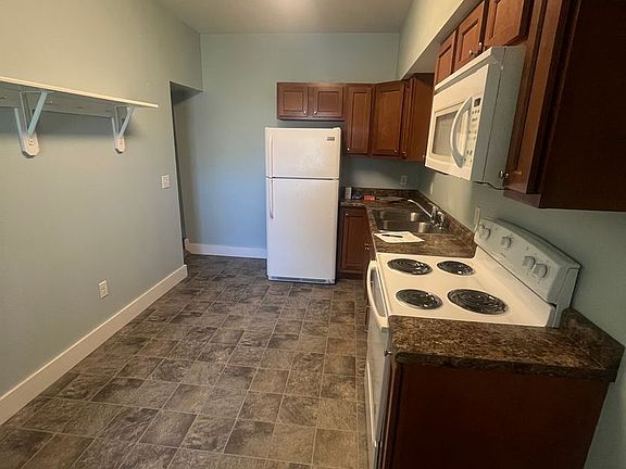 2nd image of 460 Platt St APT 2