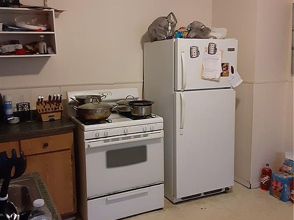 2nd image of 1705 Court St #7