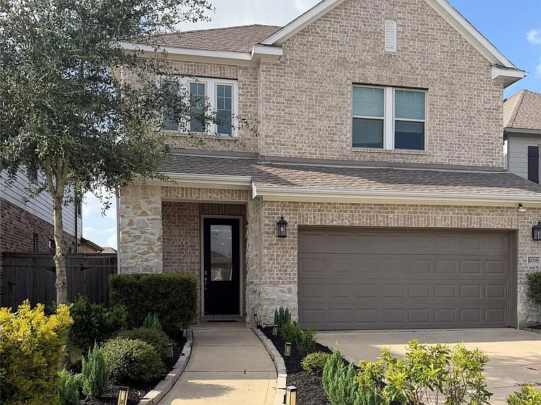 10719 Pleasant View Dr — Photo 1