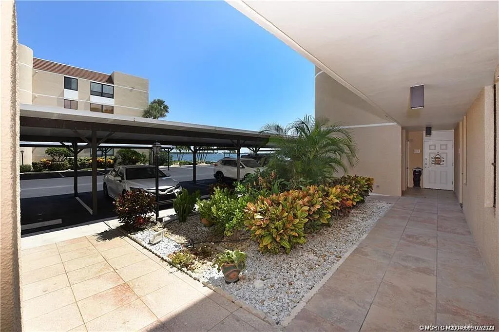 2 bed, 2.0 bath, 1102 sqft, $1,700 — Photo 3