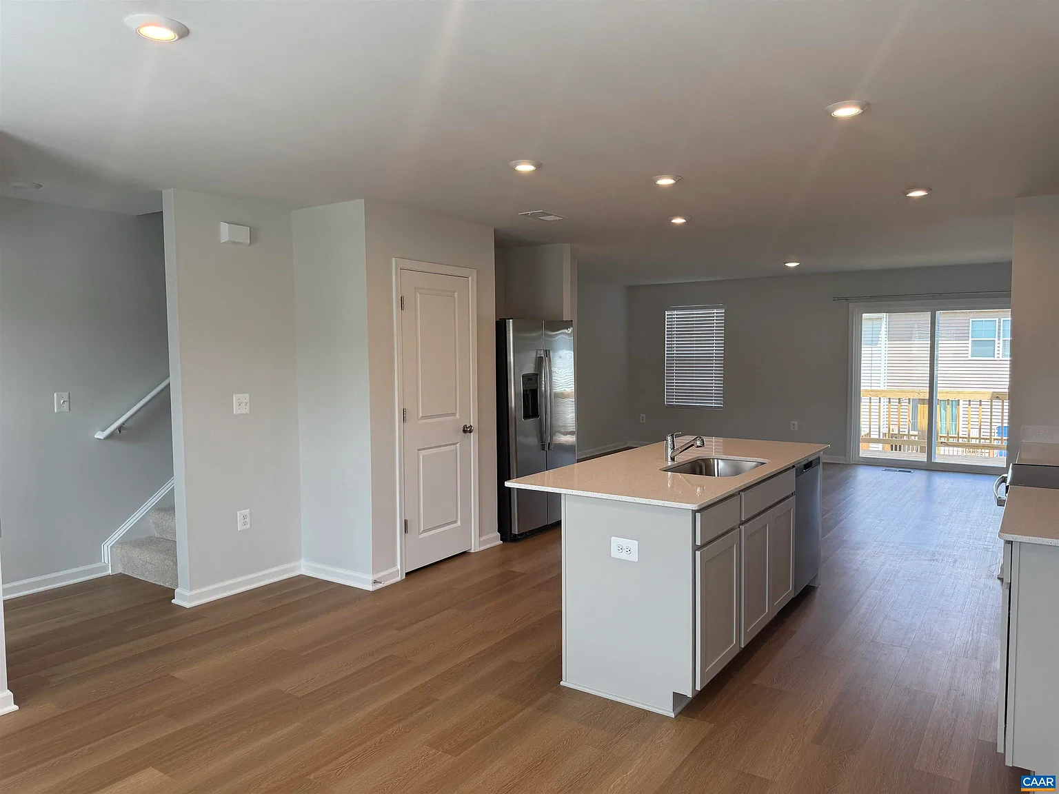 4 bed, 3.5 bath, 1866 sqft, $2,330 — Photo 3