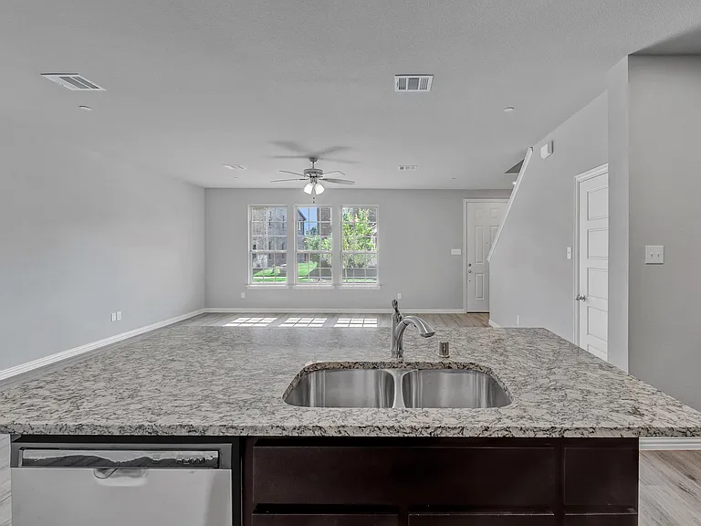 3112 Solana Cir — Photo 12