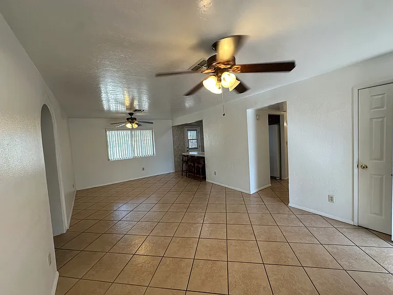3209 S Capri Cir — Photo 8