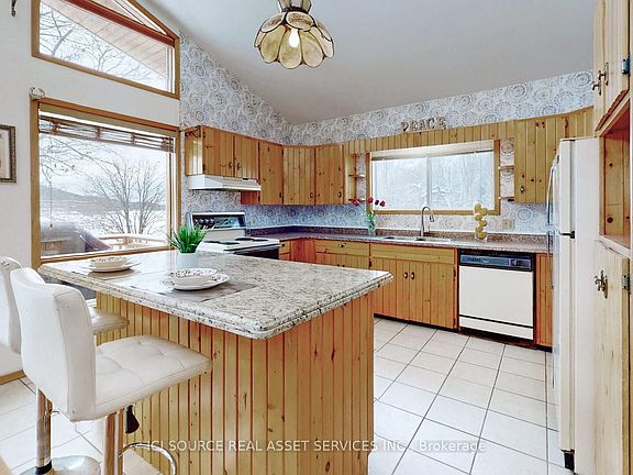 3rd image of 933 Ferguson Rd