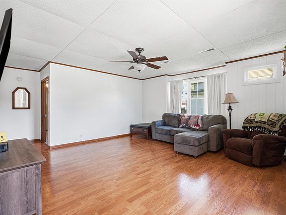 4th image of 501 Court St