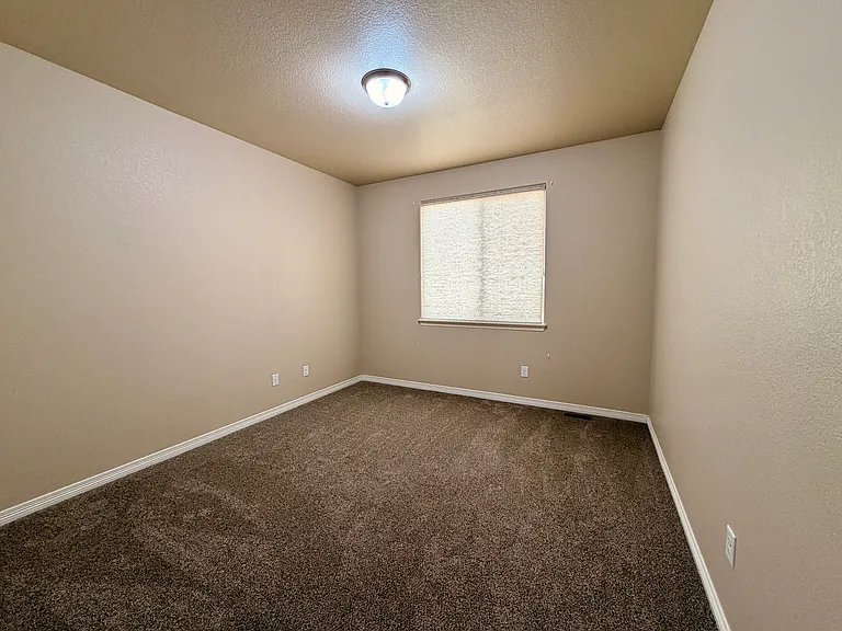 2760 Bridle Dr — Photo 34